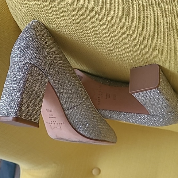 MARC FISHER SILVER BLOCK HEEL SHOES. - Picture 6 of 6